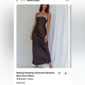 Selfie Leslie Black Gown
